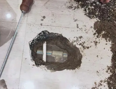鄂托克前卫生间测漏水