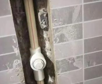 鄂托克前卫生间测漏水